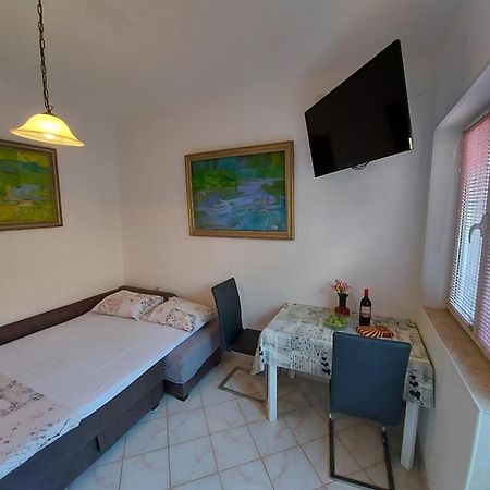 Guest House Ivana อิกาโล ภายนอก รูปภาพ